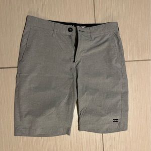 Men’s grey Billabong hybrid walk shorts size 29